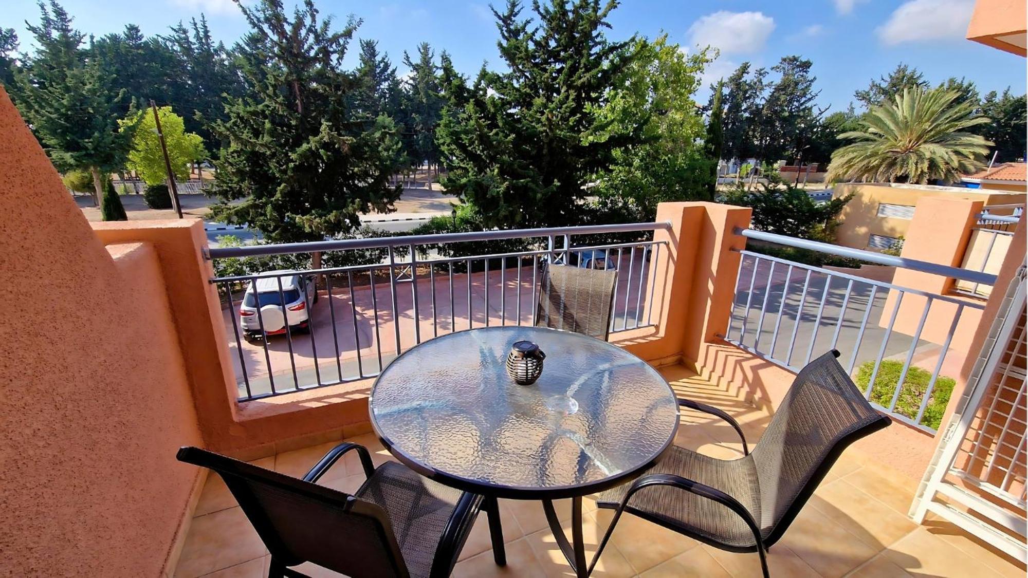 Holiday In Paphos, Prime Location Resort Pools, Jacuzzis, Harbor & 300M To The Beach Exterior foto